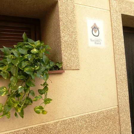 بيت ضيافة Hostal Rural Casa Castro Alberuela de la Liena